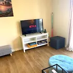 Cosy Two Bedrooms Flat Suitable For A Short Trip