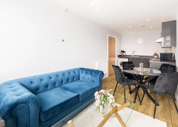 Modern City Centre Apartment Nr Gunwharf Quays