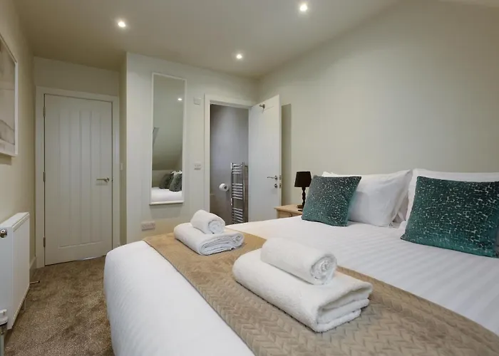 Beatrice Manor - Luxury 4 Bedroom House In Central Southsea, Portsmouth
