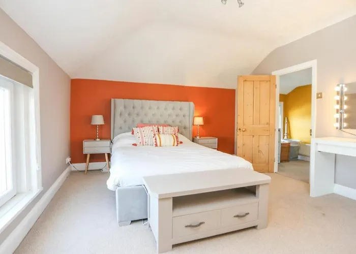 Southsea Historic Gem - Elegant Apartments