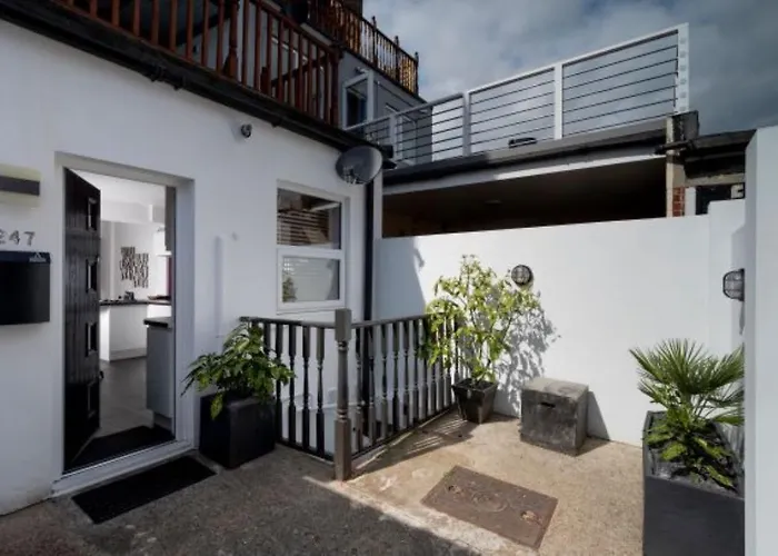Milton Mews - Spacious And Modern 3 Bedroom Apartment In Portsmouth