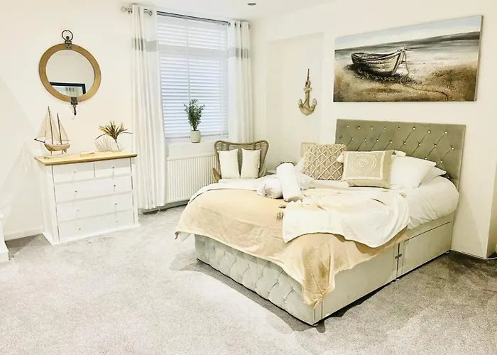 Stunning 3 Double Bedroom Beach Front Apartment