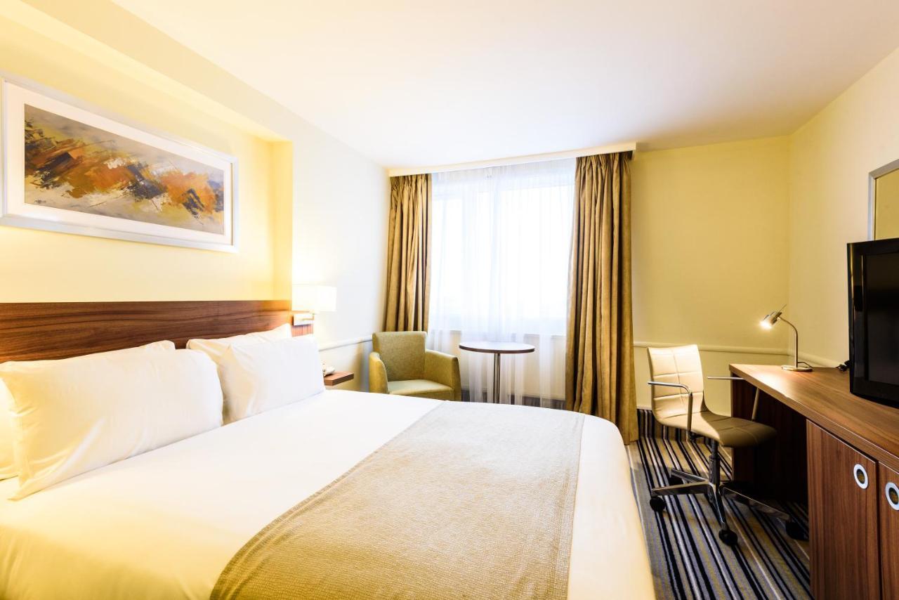 By Ihg