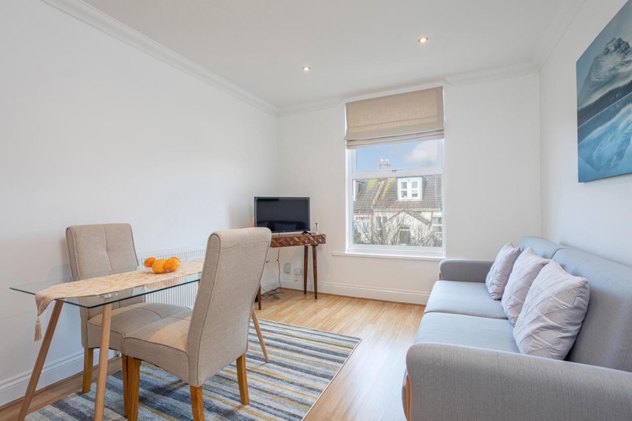 Granada Luxury Apartments: Beachside Flats With Parking Apartment Portsmouth