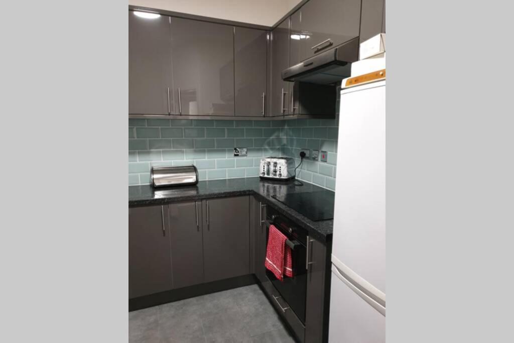 Apartment Beautiful Spacious Flat With Garden *