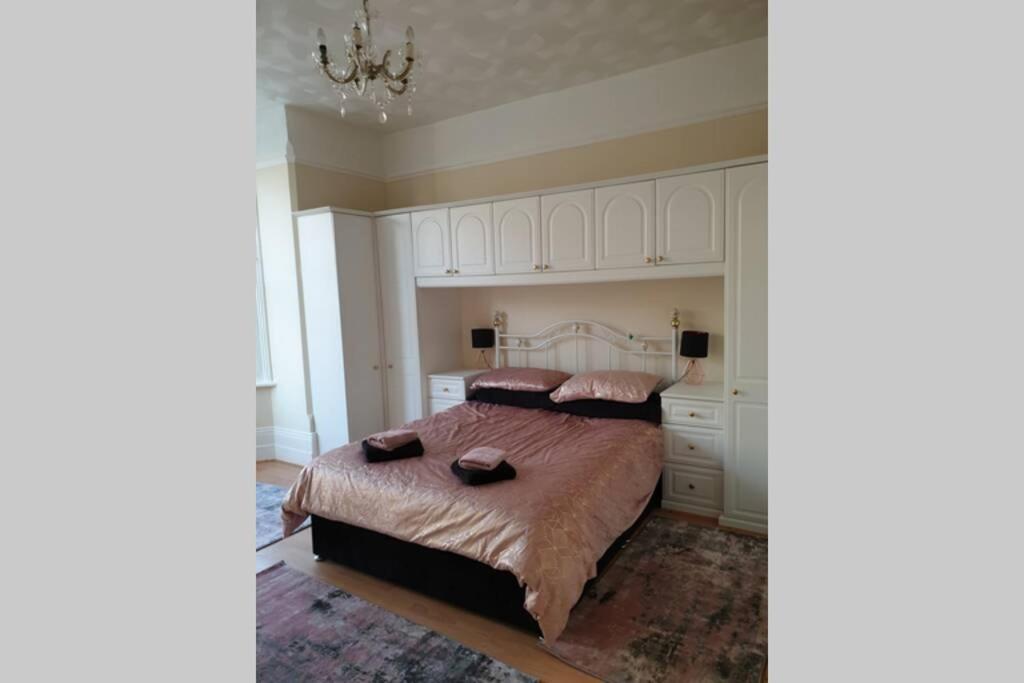 Beautiful Spacious Flat With Garden * Portsmouth