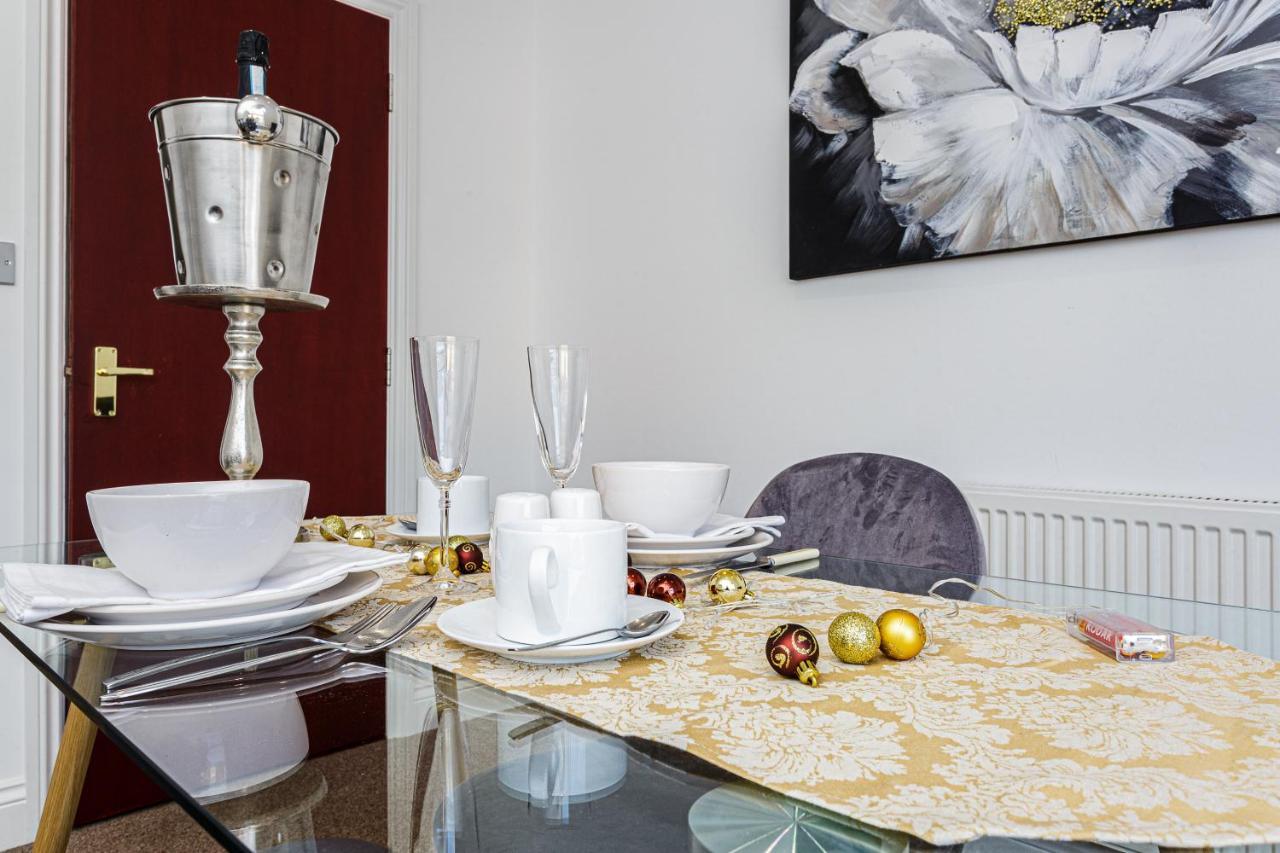 Apartment Granada Luxury Apartments: Beachside Flats With Parking *