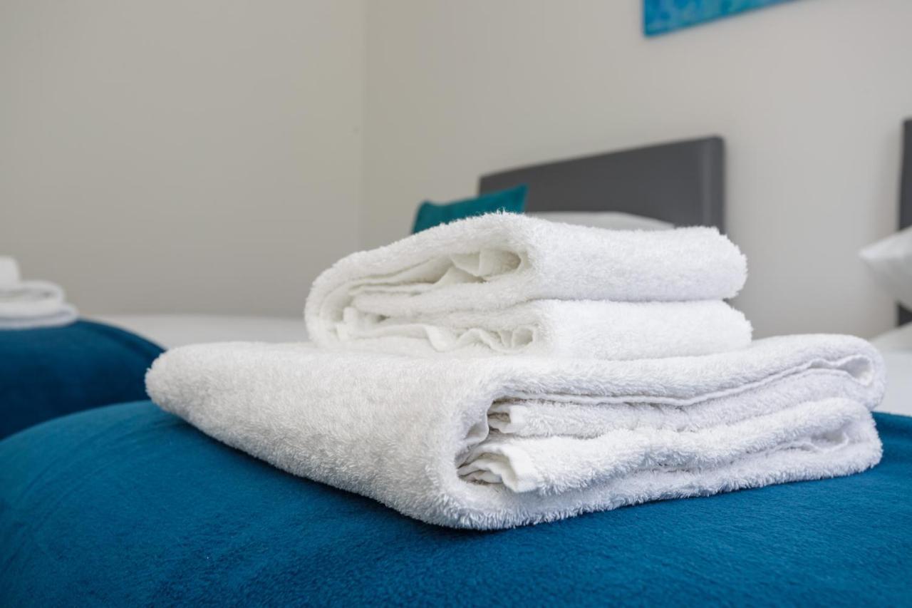 Stopover At Lowcay D With Allocated Parking Apartment