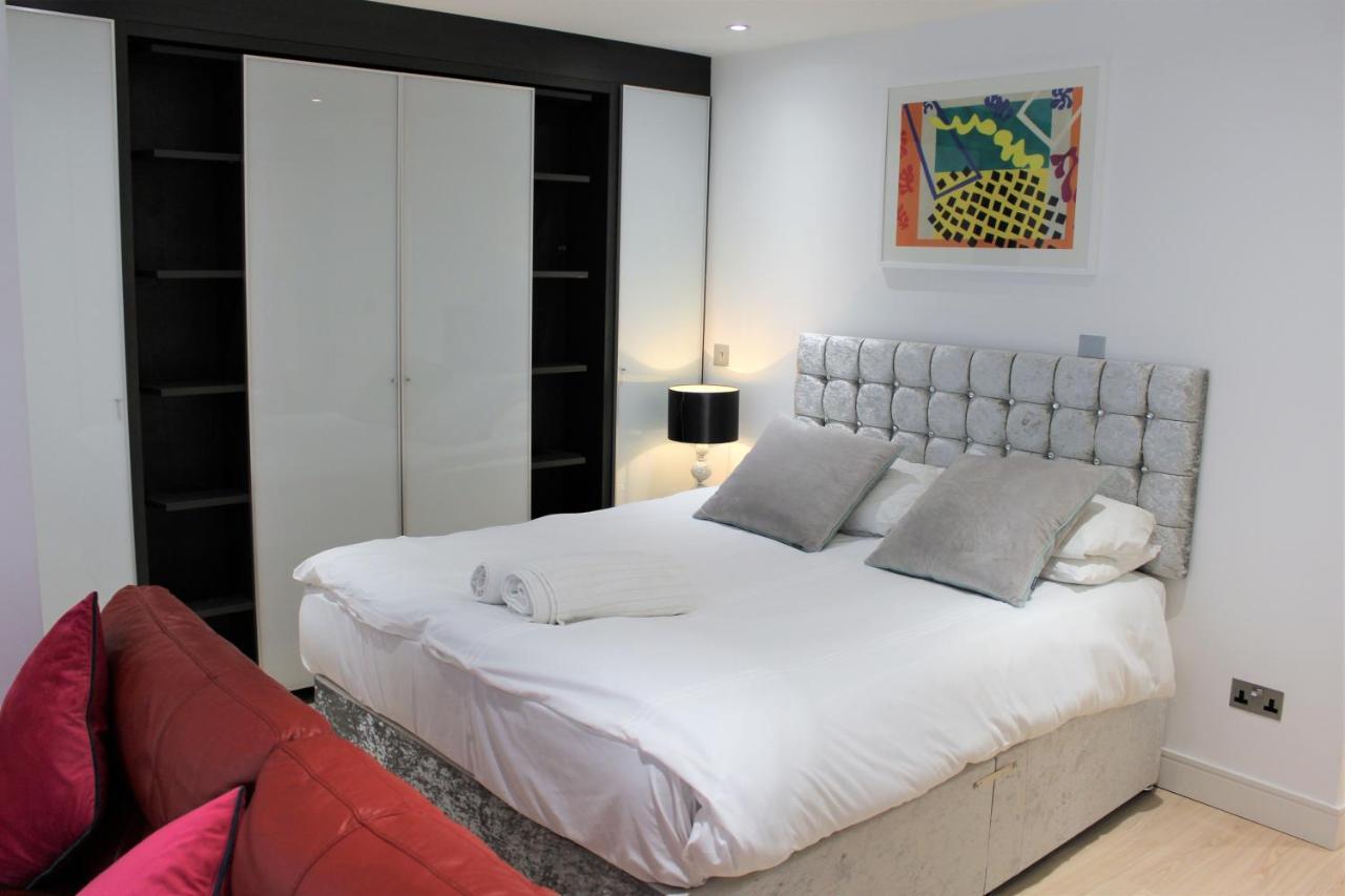 Work Rest And At Gunwharf Quays Portsmouth