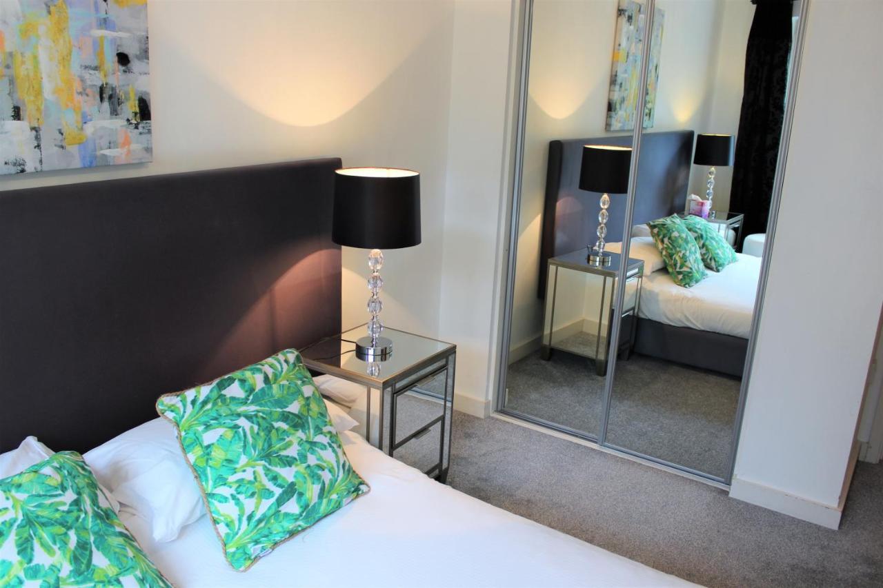 Apartment Work Rest And At Gunwharf Quays