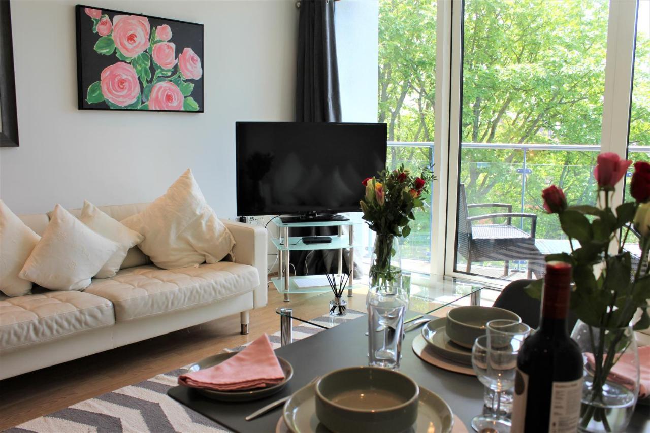 Apartment Work Rest And At Gunwharf Quays *