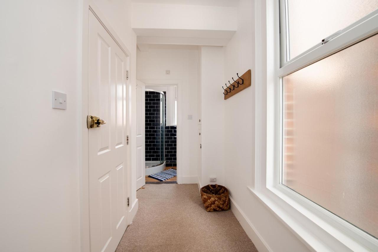 Apartment Bright 2 Bedroom In Southsea. 8 Min Walk To Seafront *