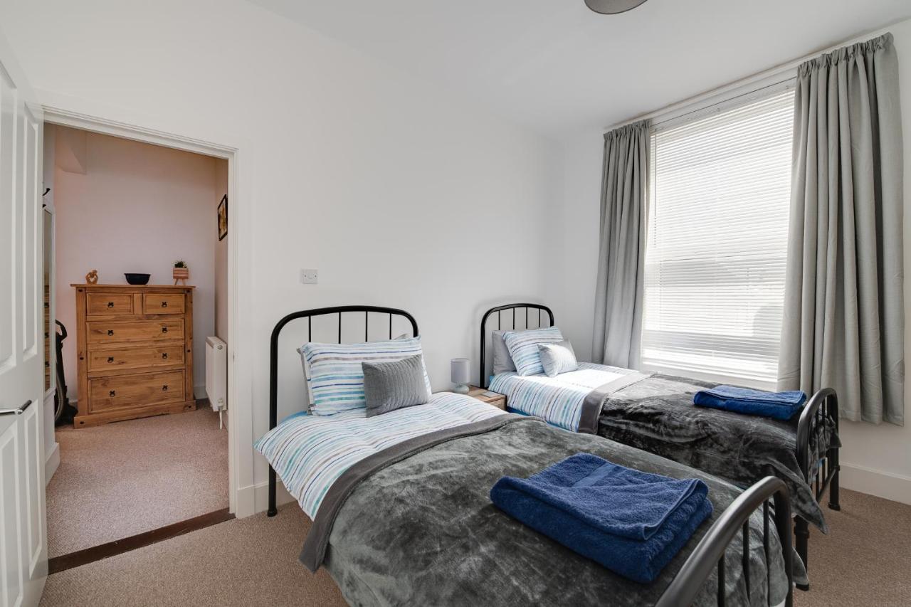 Bright 2 Bedroom In Southsea. 8 Min Walk To Seafront Apartment