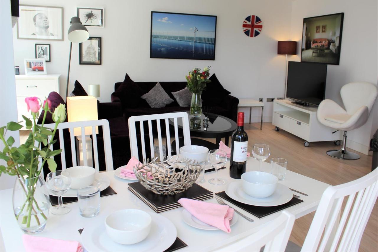Work Rest And At Gunwharf Quays Apartment Portsmouth