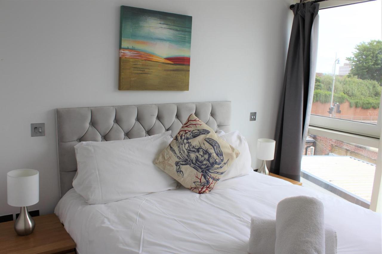 Work Rest And At Gunwharf Quays Apartment