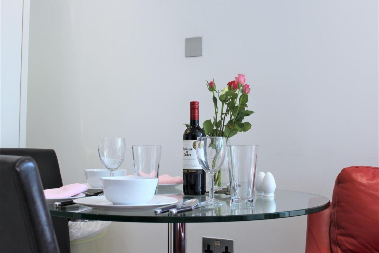 Work Rest And At Gunwharf Quays Apartment