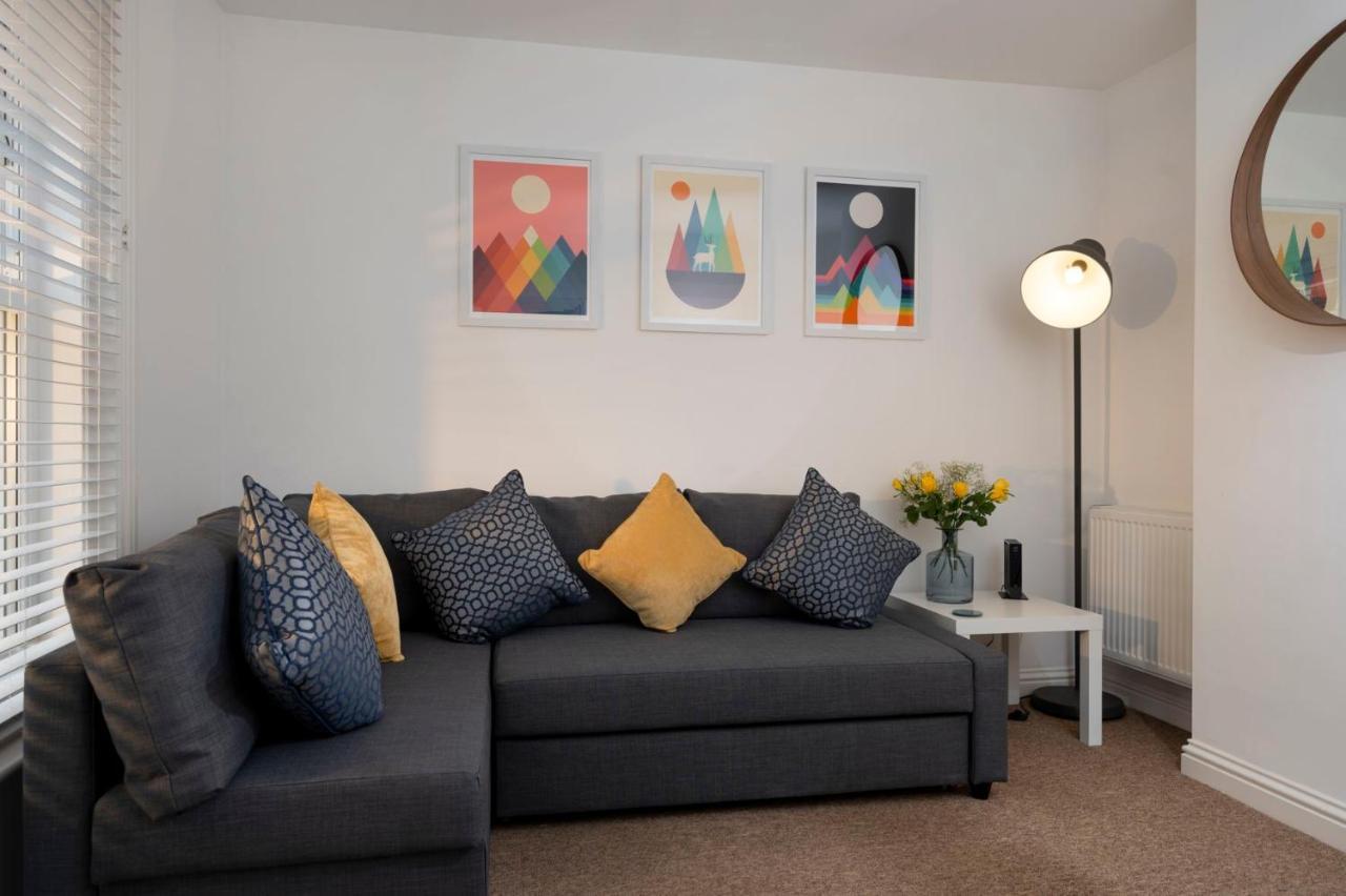 Oliverball Serviced - Lawson - Modern 3 Bedroom House In *