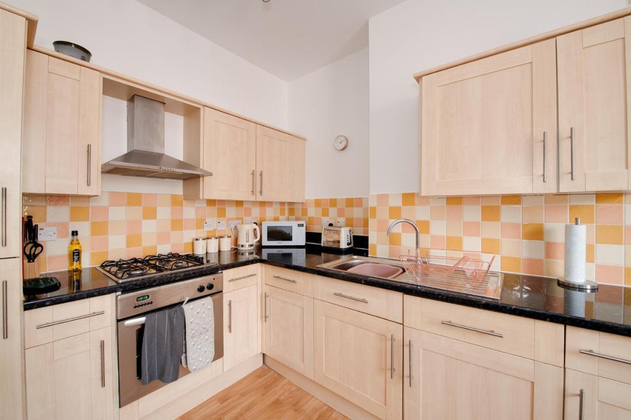 Bright 2 Bedroom In Southsea. 8 Min Walk To Seafront * Portsmouth
