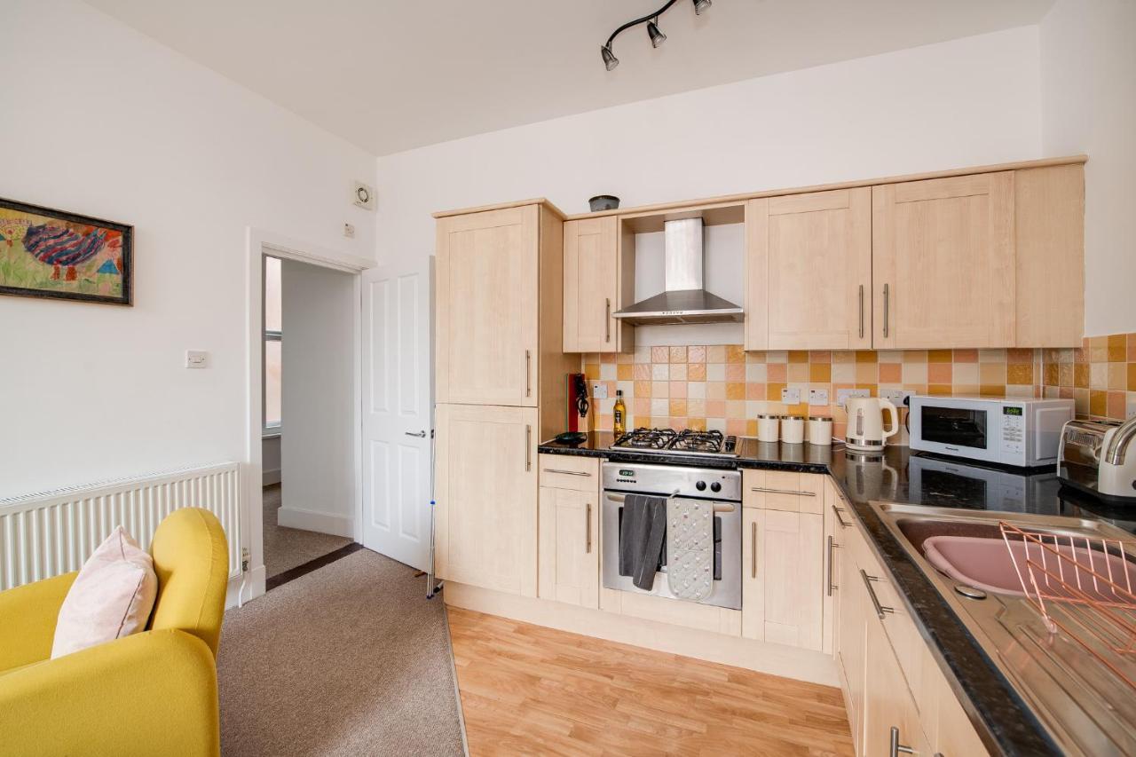 Apartment Bright 2 Bedroom In Southsea. 8 Min Walk To Seafront