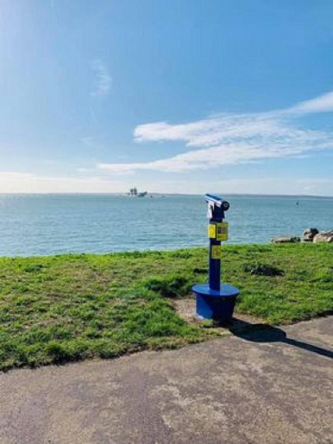 Ground Floor 2 Bedroom Close To Seafront