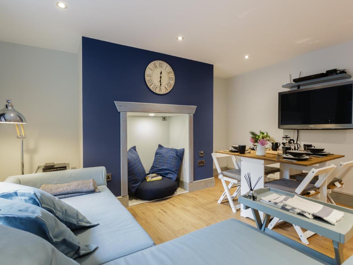 Apartment Stopover At Albany Garden With Great Outdoor Space