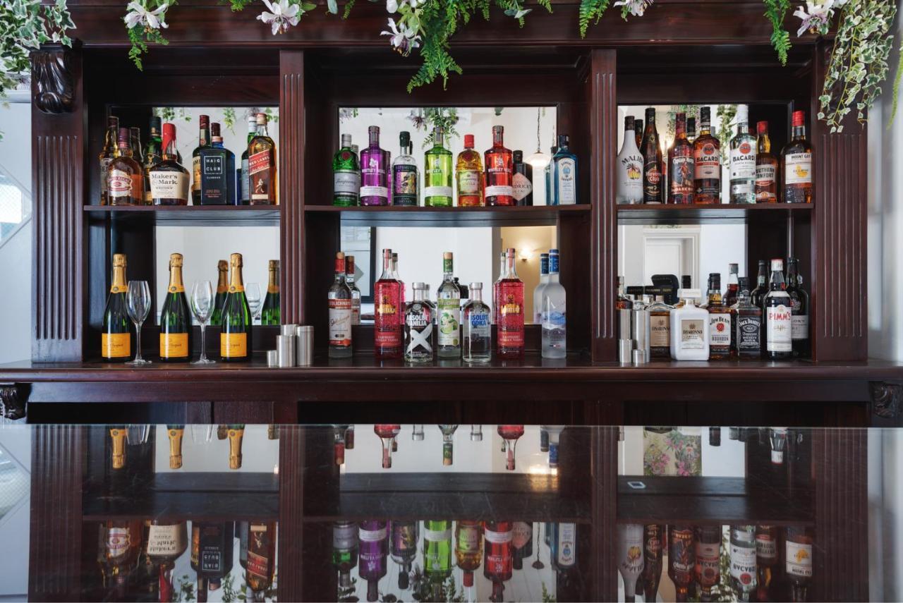 Somerset House Boutique And Restaurant