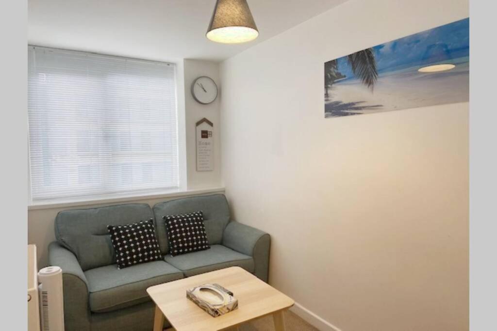 Cosy Near Train Station *