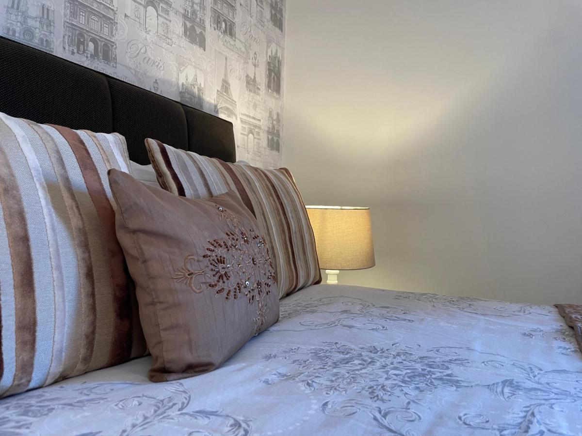Apartment St Georges Balcony With Parking *