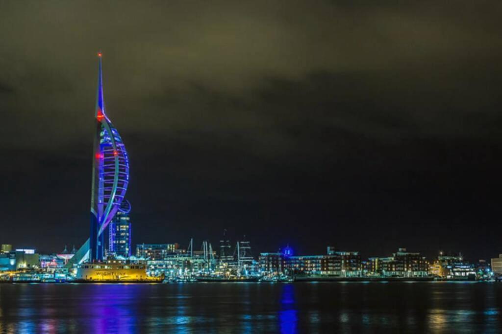 Luxury 2 Bed Georgian Townhouse, Old Portsmouth