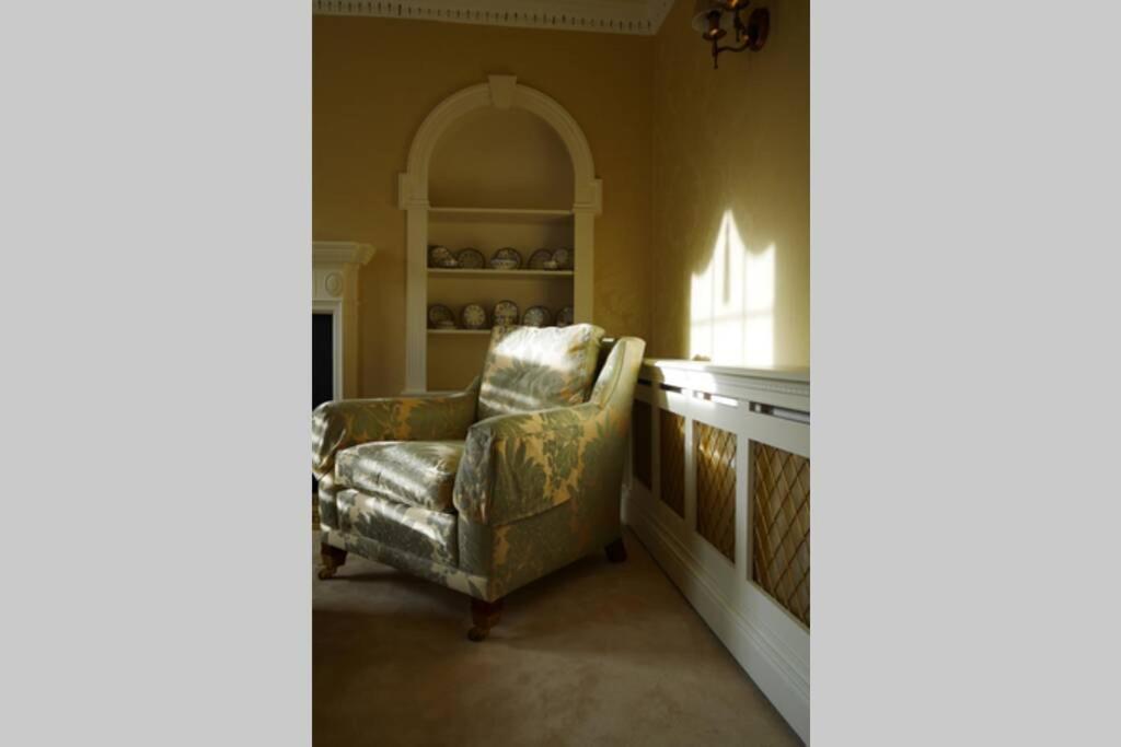 Luxury 2 Bed Georgian Townhouse, Old Villa *