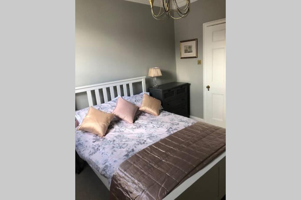 Villa Luxury 2 Bed Georgian Townhouse, Old Portsmouth