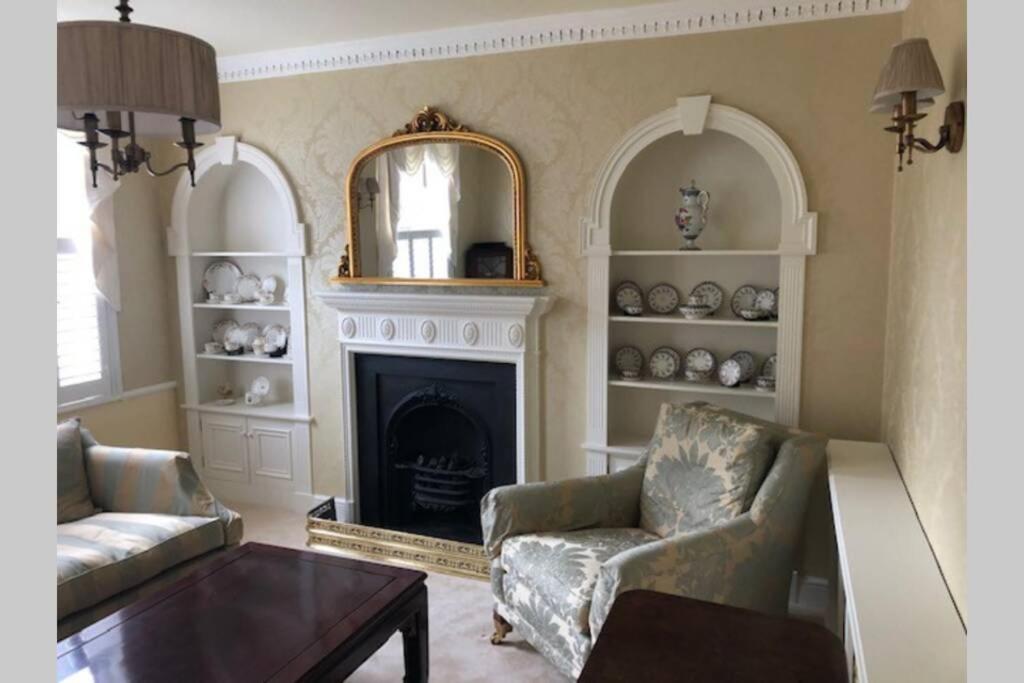 Luxury 2 Bed Georgian Townhouse, Old *