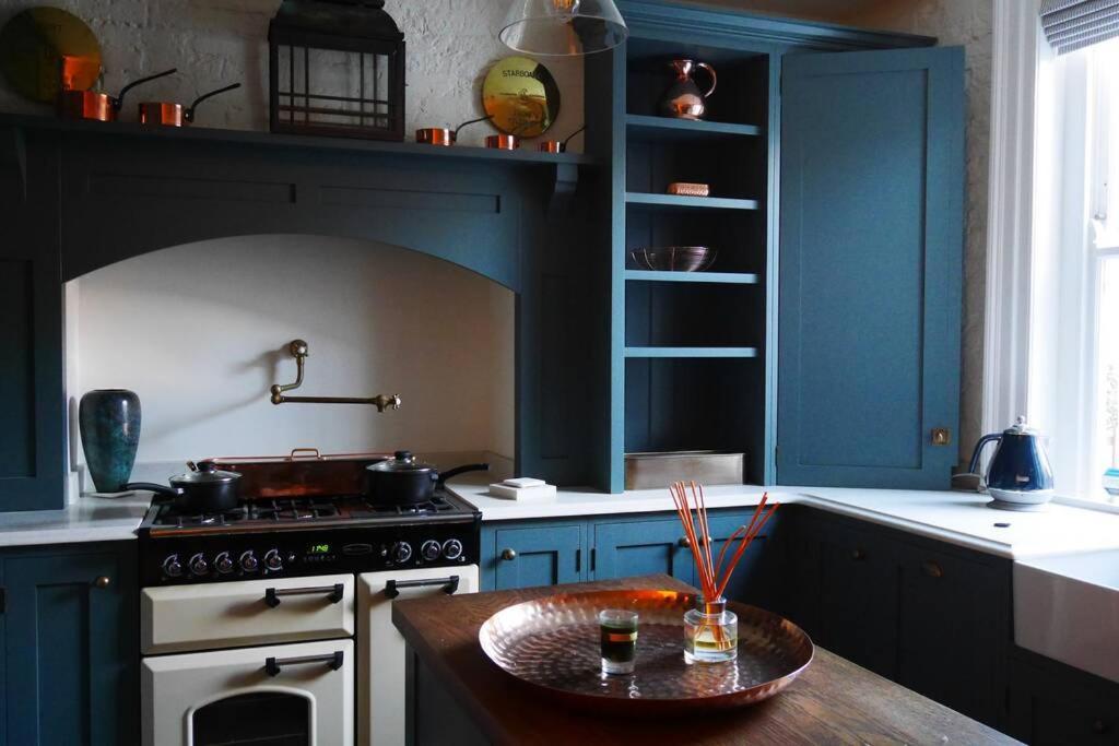 Luxury 2 Bed Georgian Townhouse, Old *