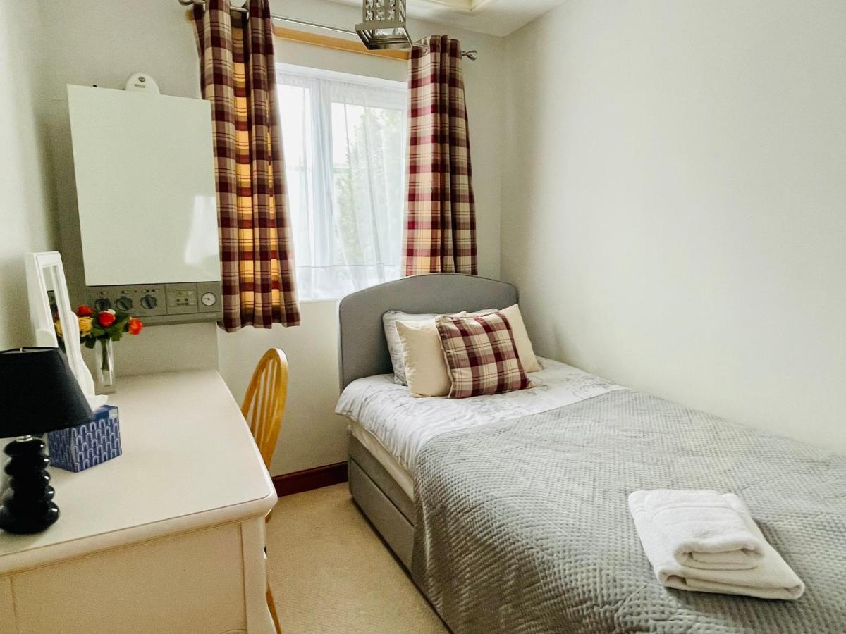 Holiday home Somers House - Pet Friendly & Parking *