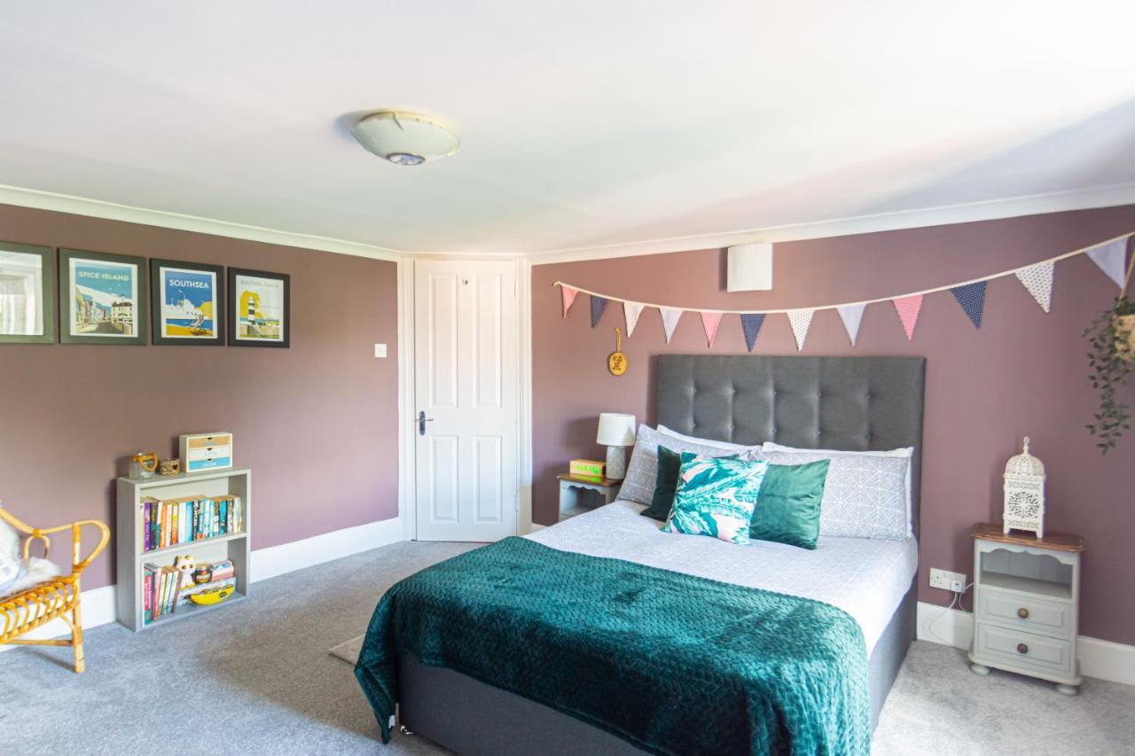 Apartment Spacious Split Level Flat In Great Location
