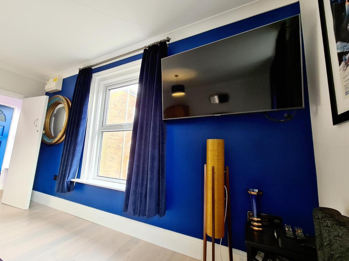 Apartment Southsea Royale Studio, Bond, Parking, Seafront *