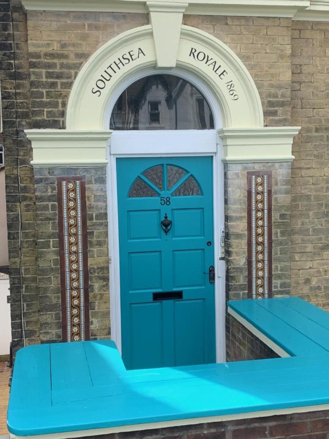 Southsea Royale Studio, Bond, Parking, Seafront Apartment