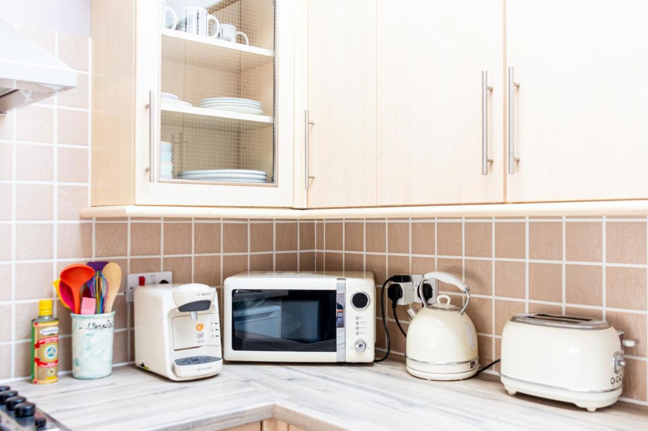 Spacious Split Level Flat In Great Location Apartment Portsmouth