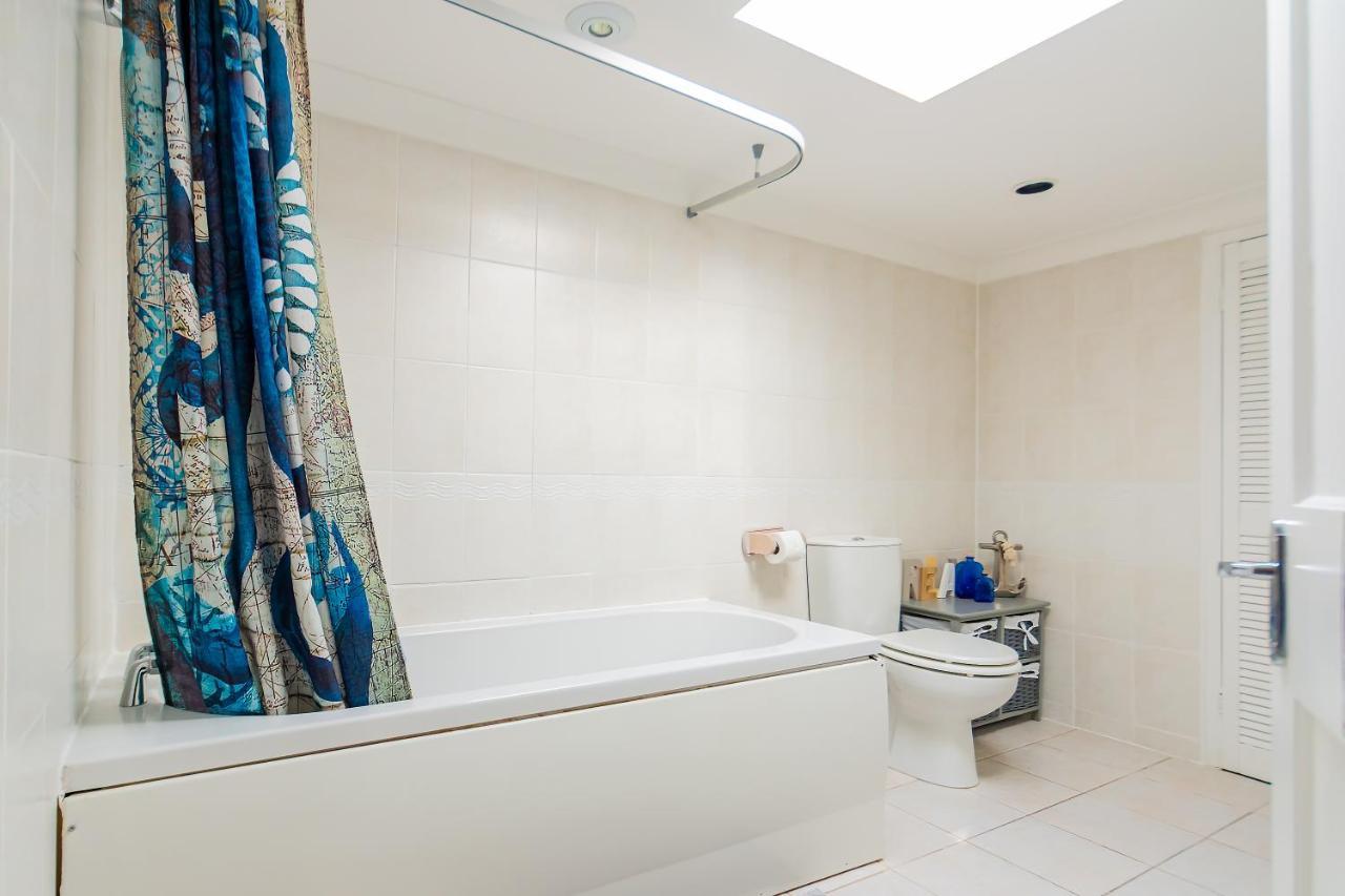 Spacious Split Level Flat In Great Location *