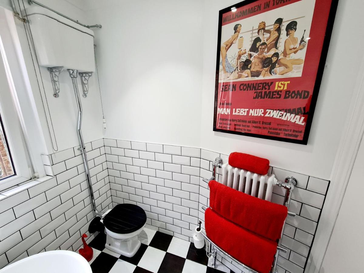 Apartment Southsea Royale Bond 3 Bed Cool Penthouse, Seafront Parking *