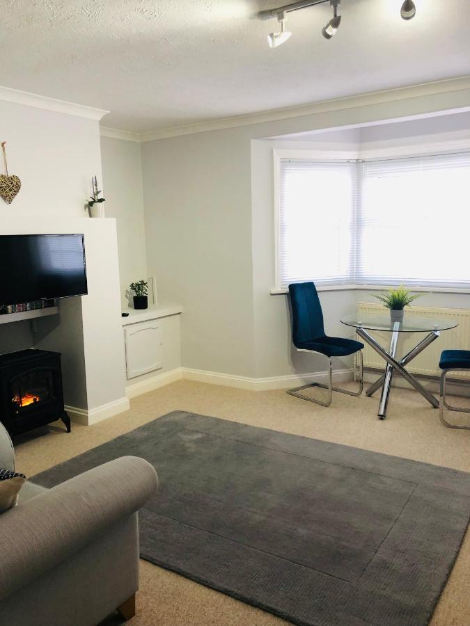 Apartment Ground Floor 2 Bedroom Close To Seafront Portsmouth