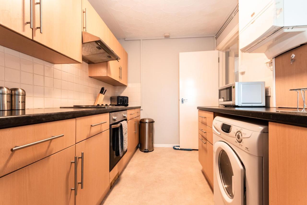 Price! Perfect Gunwharf - 5 Single Beds Or Kingsize Free Parking Apartment Portsmouth