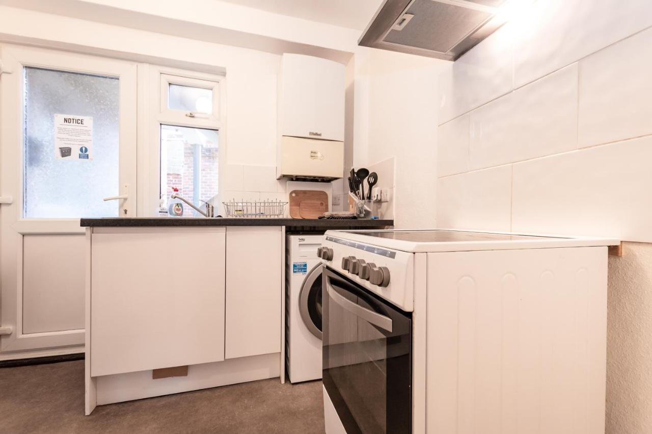 Price! Perfect Gunwharf - 5 Single Beds Or Kingsize Free Parking * Portsmouth