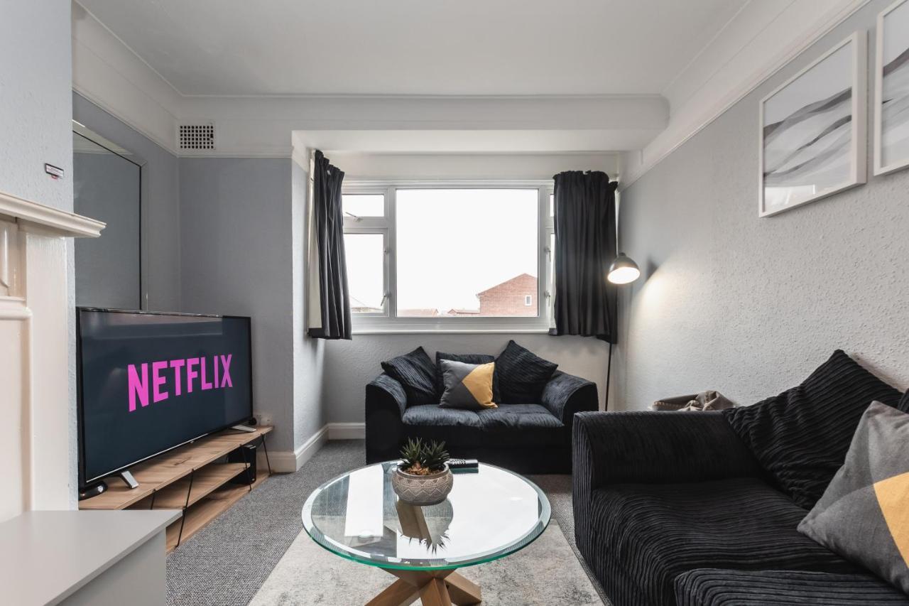 Apartment Price! Perfect Gunwharf - 5 Single Beds Or Kingsize Free Parking *