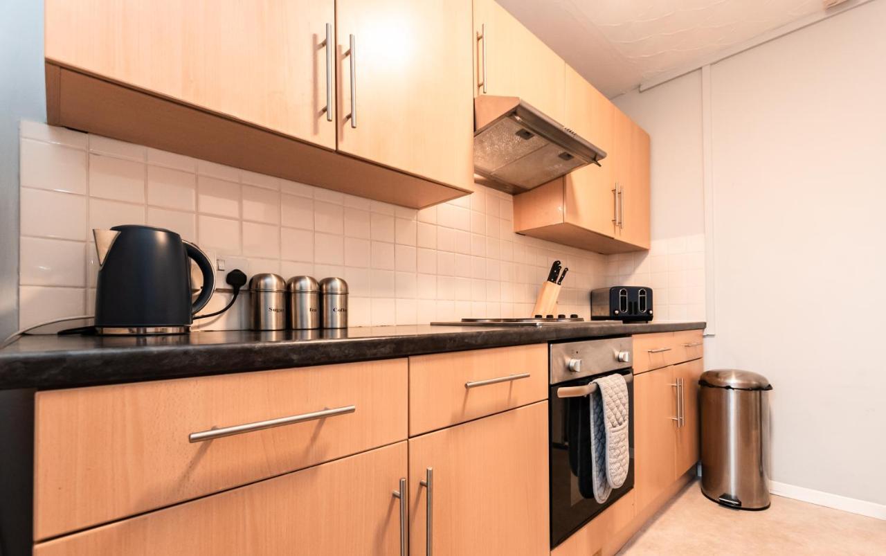 Price! Perfect Gunwharf - 5 Single Beds Or Kingsize Free Parking Apartment Portsmouth