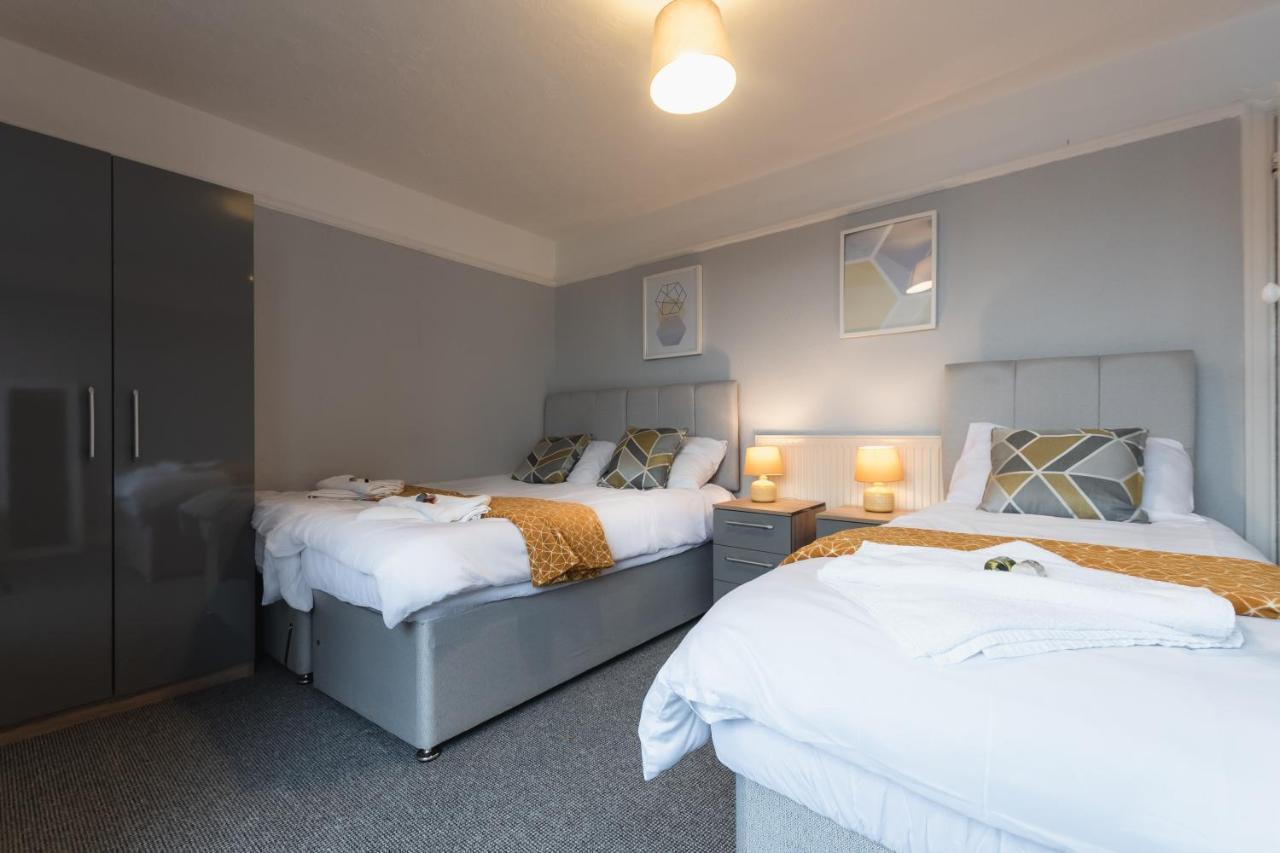 Price! Perfect Gunwharf - 5 Single Beds Or Kingsize Free Parking Apartment Portsmouth