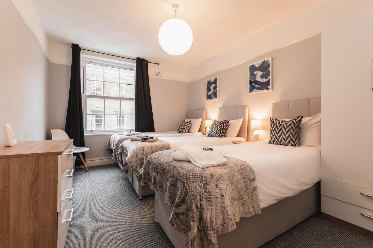 Price! Perfect Gunwharf - 5 Single Beds Or Kingsize Free Parking * Portsmouth