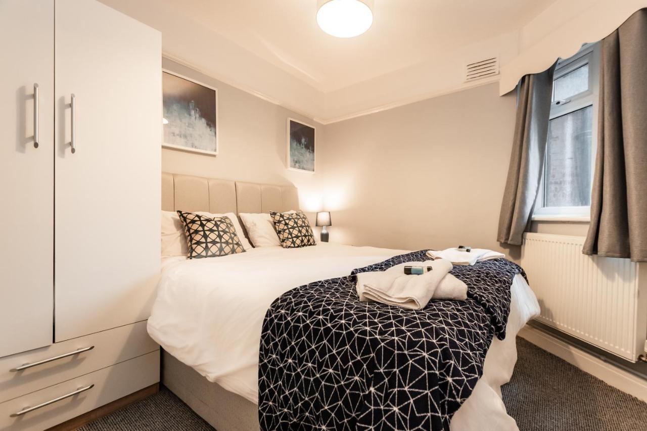 Price! Perfect Gunwharf - 5 Single Beds Or Kingsize Free Parking Apartment Portsmouth