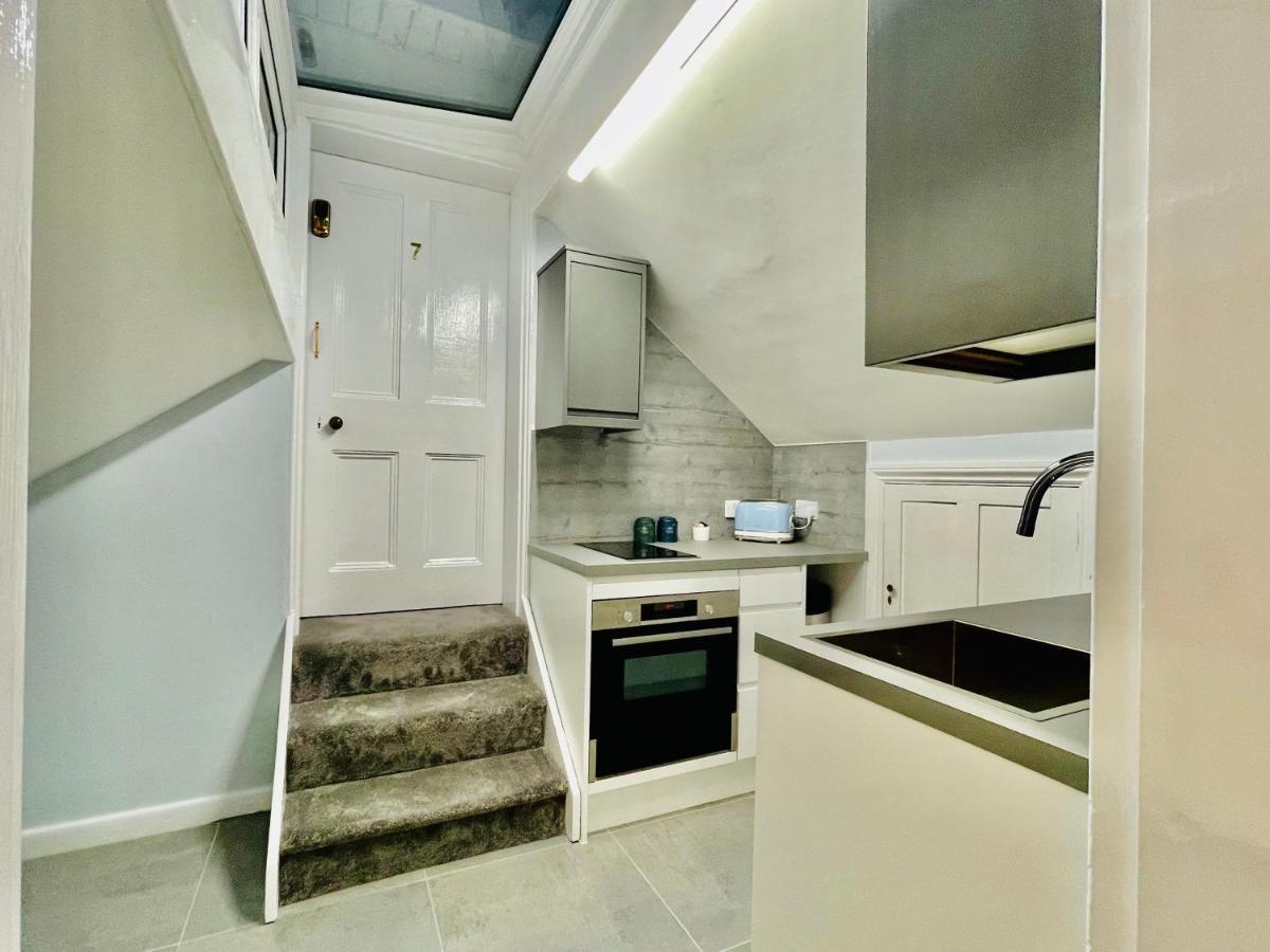 Ashbys Deluxe With Included Apartment