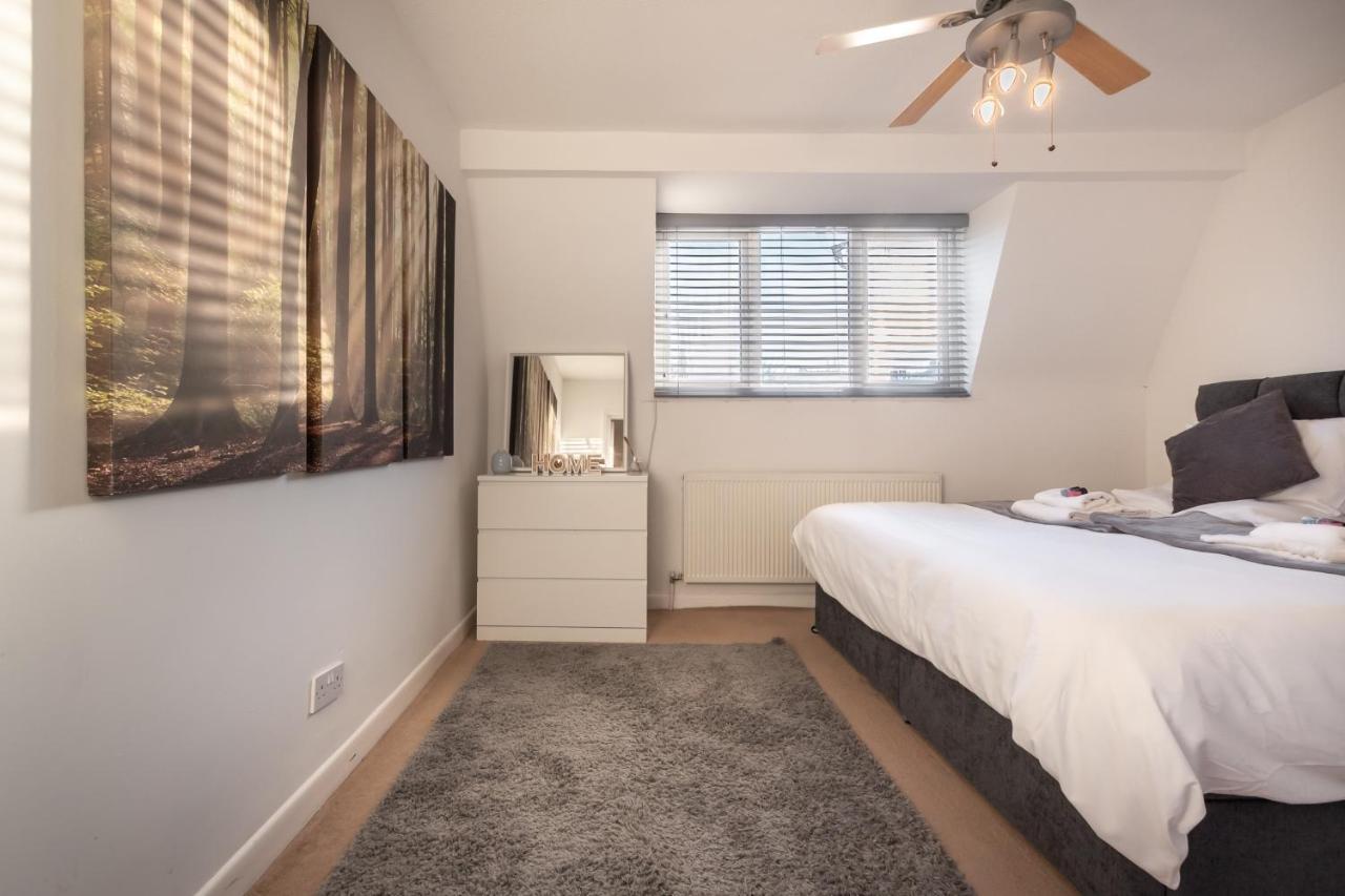 Price! Large For 4 - Smart Tv - Comfy Beds - Garden - 4 Single Beds Or 2 Doubles! Portsmouth